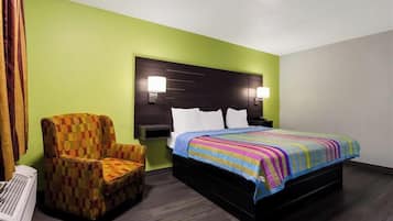 Individually furnished, desk, iron/ironing board, free WiFi