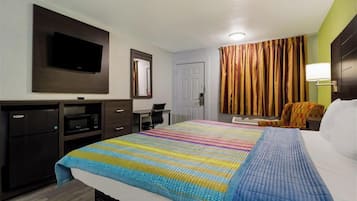 Individually furnished, desk, iron/ironing board, free WiFi