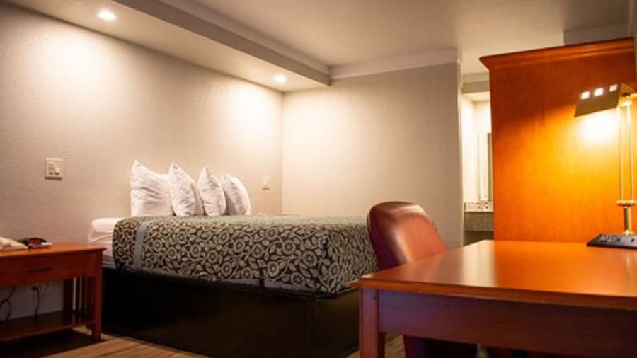 Days Inn by Wyndham Hillsboro TX