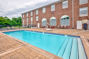 Outdoor pool, open 9 AM to 10 PM, sun loungers