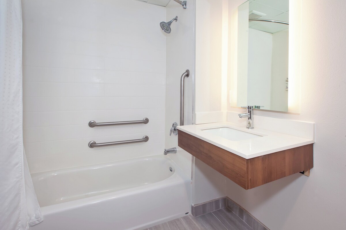 In-room safe, desk, iron/ironing board, free cots/infant beds