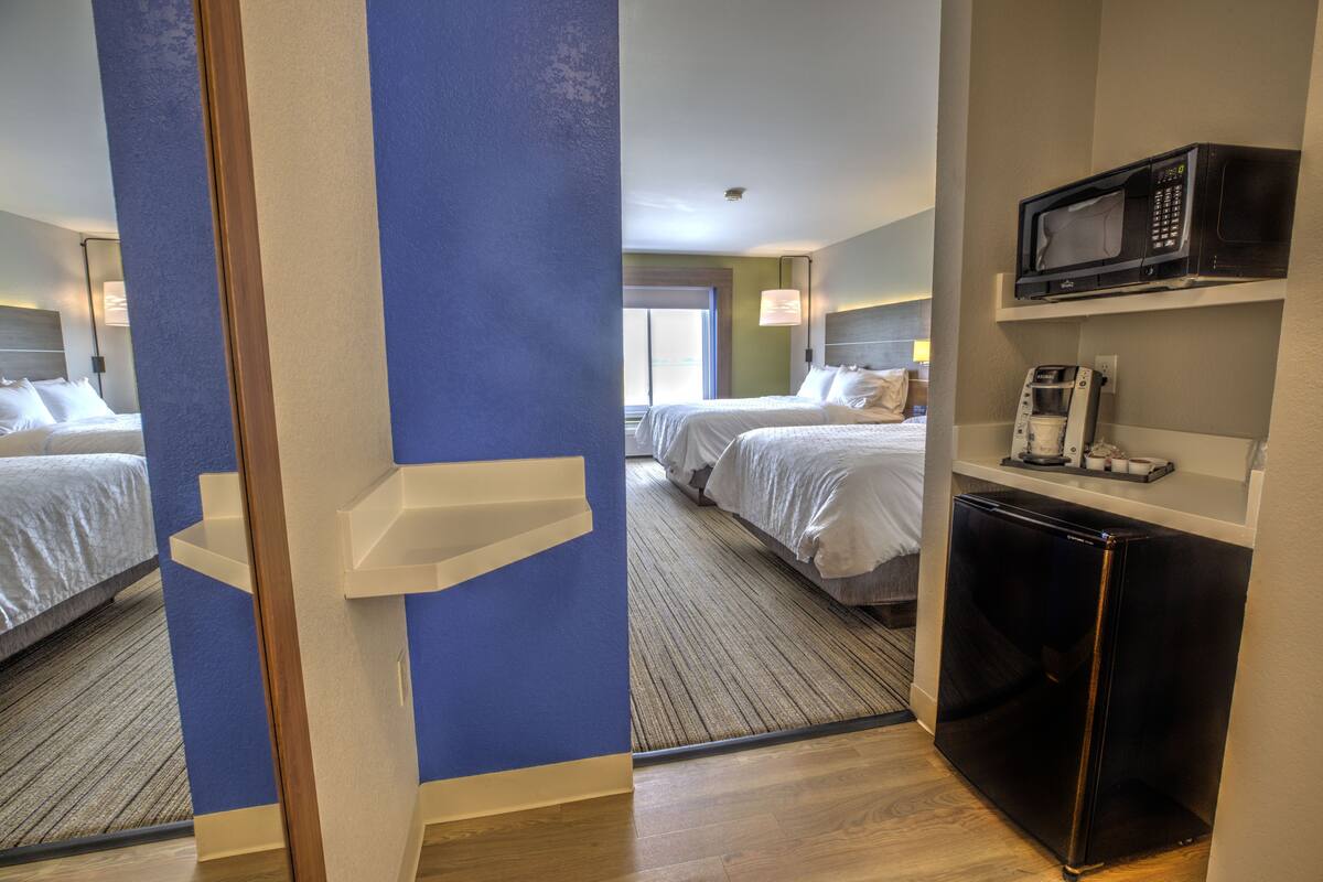 1 bedroom, in-room safe, desk, blackout curtains