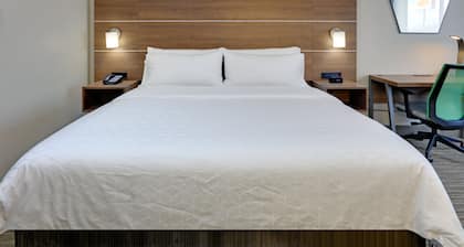 Holiday Inn Express & Suites Austin Round Rock by IHG