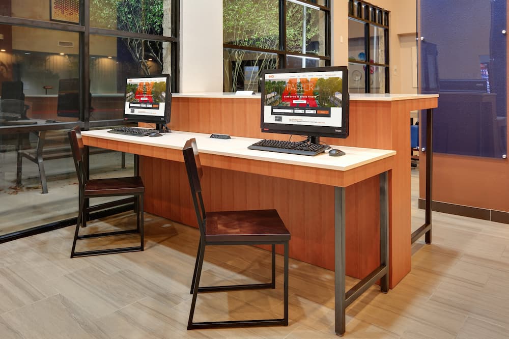 Holiday Inn Express & Suites Austin Round Rock by IHG