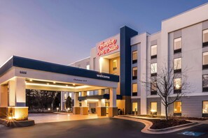 Exterior - Hampton Inn & Suites Wilson I-95 (Wilson)