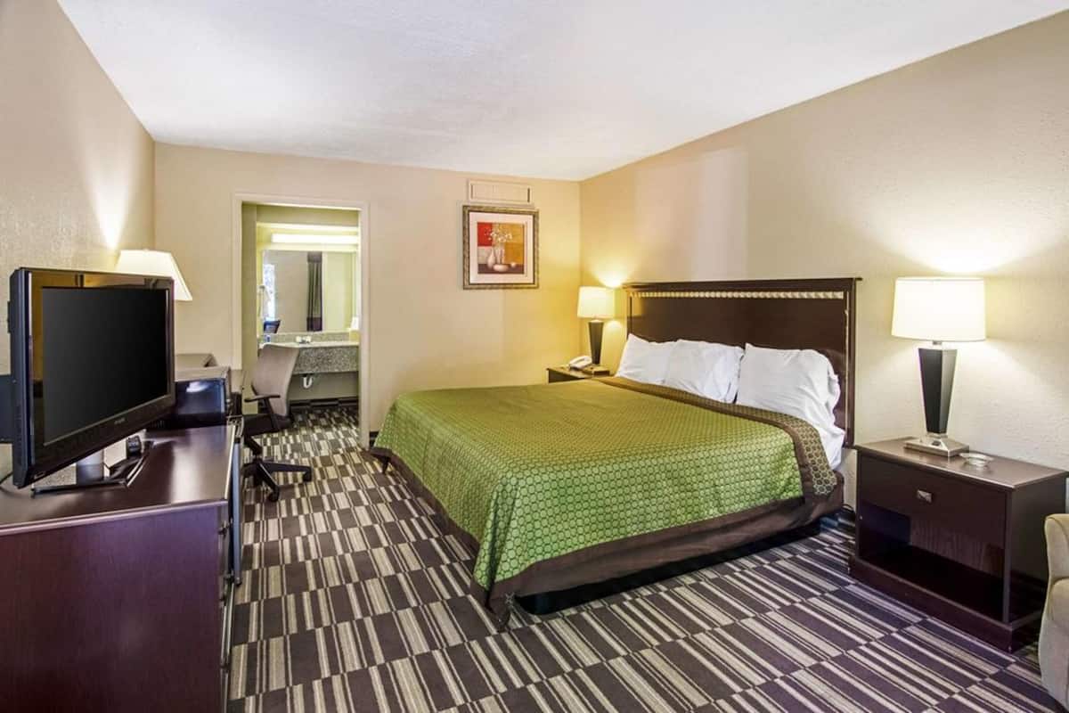 Premium bedding, desk, free WiFi, bed sheets