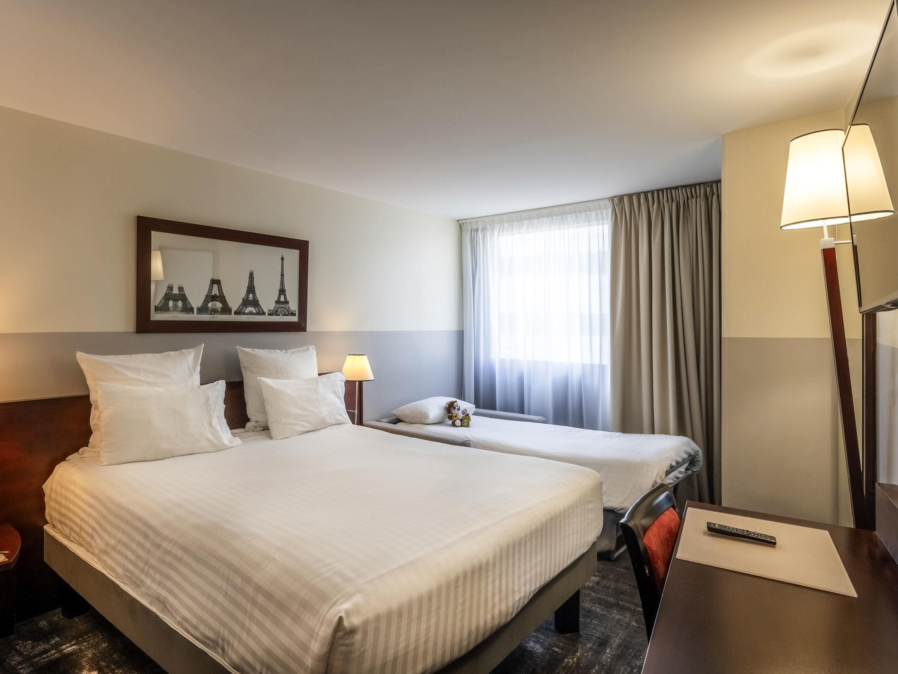 高級客房, 多張床 | 高級寢具、迷你吧、房內夾萬、書桌