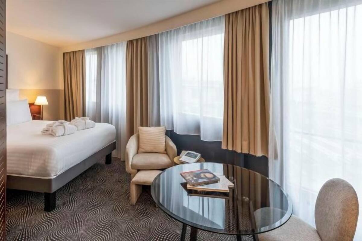 Biancheria da letto di alta qualità, minibar, cassaforte in camera