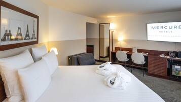 Privilege, Habitación, 1 cama matrimonial | Ropa de cama de alta calidad y minibar