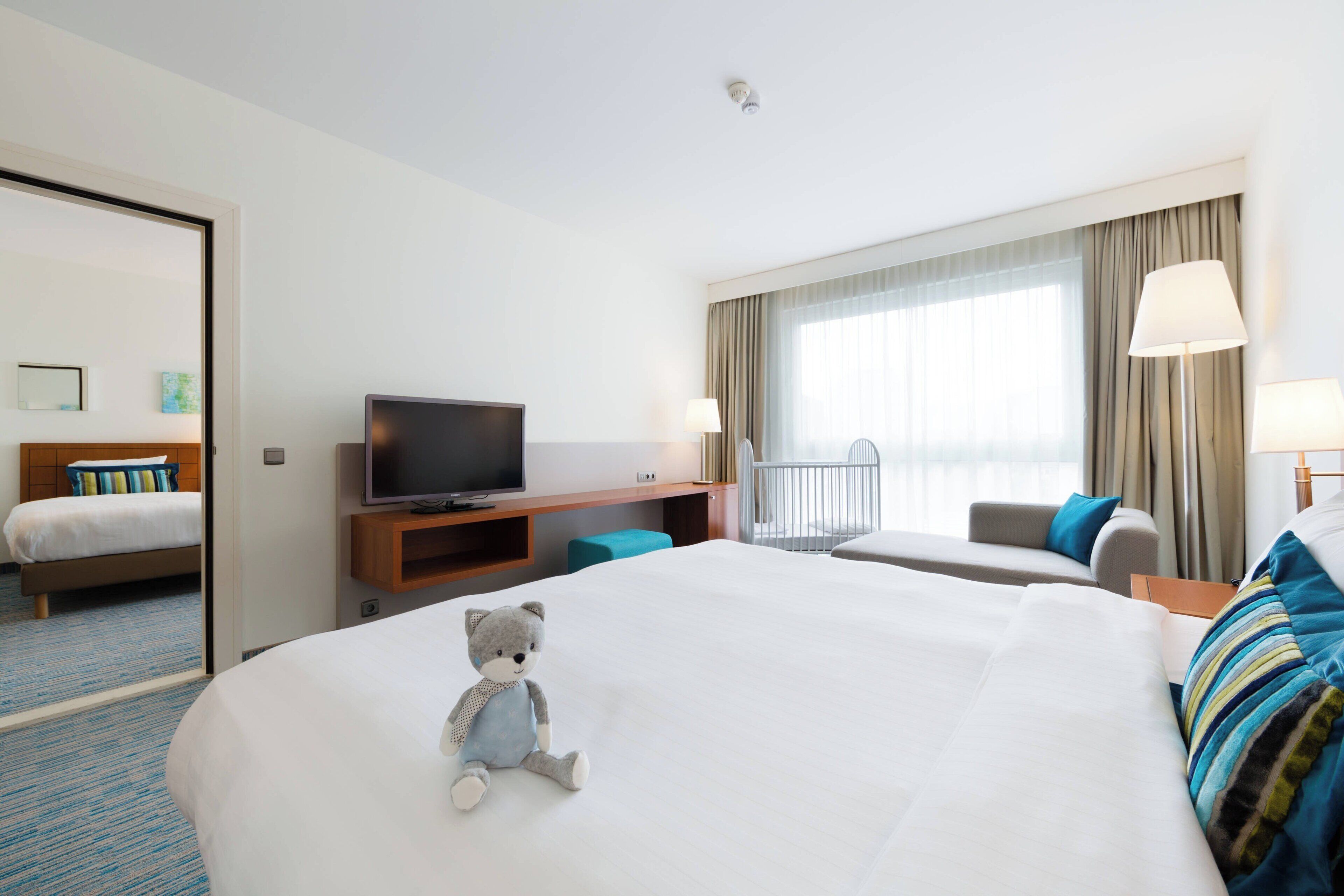 family room, 1 double bed, non smoking | 1 bedroom, premium bedding, down duvets, in-room safe