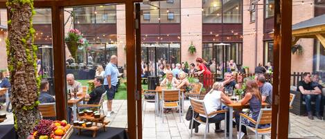 Bar (en la propiedad)