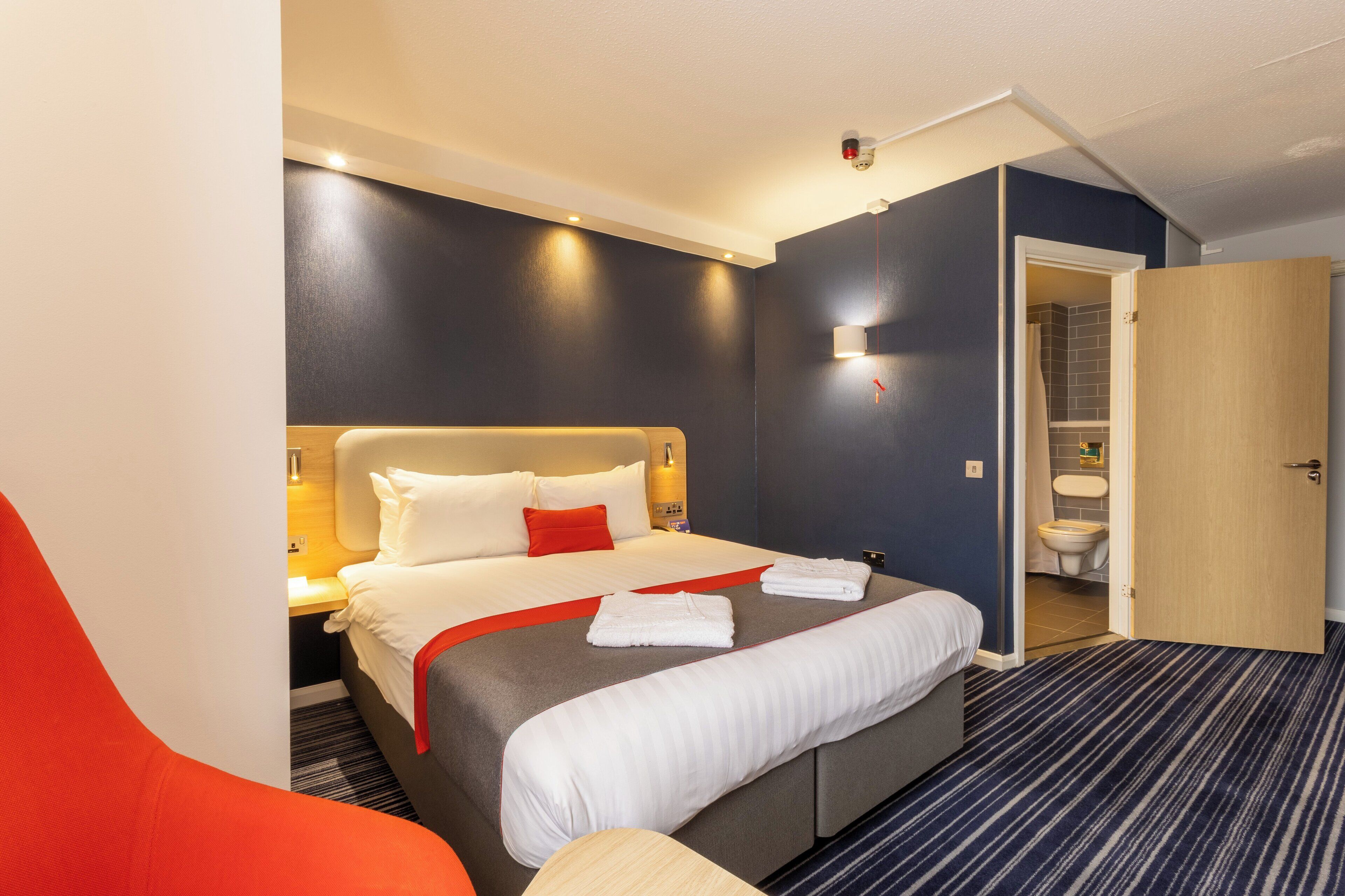 Photo - Holiday Inn Express London Croydon by IHG