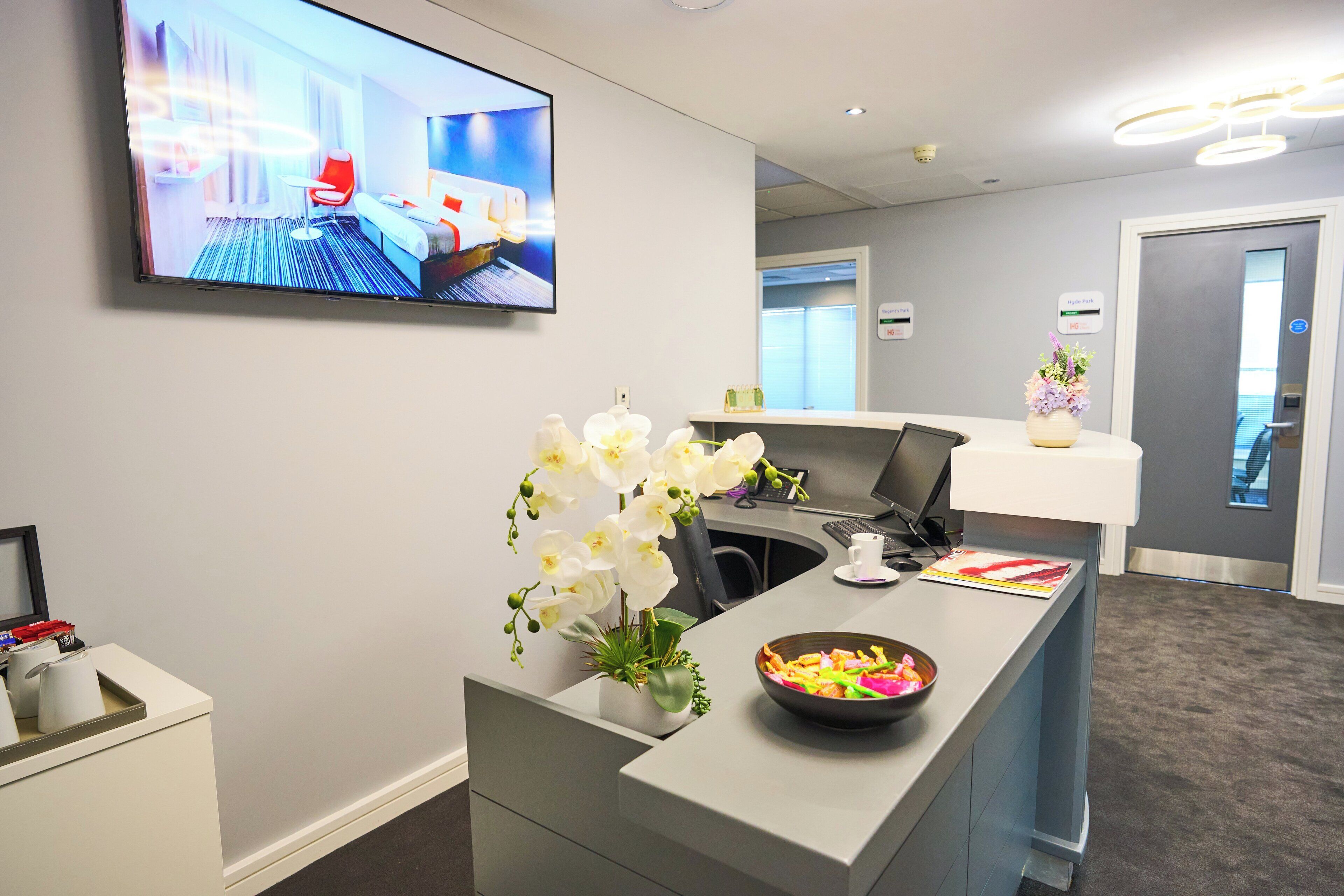 Photo - Holiday Inn Express London Croydon by IHG