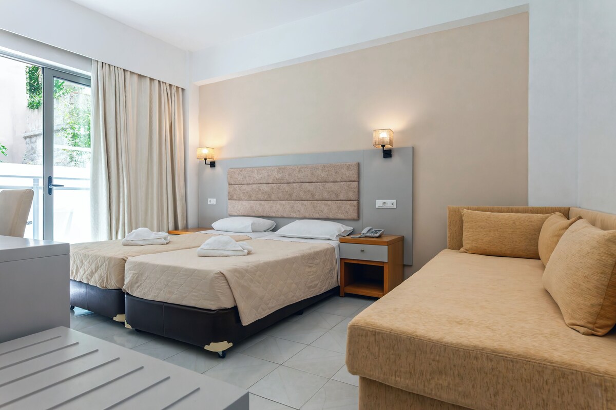 Standard Triple Room | Egyptian cotton sheets, pillowtop beds, in-room safe, desk