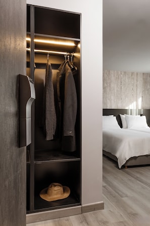 1 Schlafzimmer, Minibar, Zimmersafe, Schreibtisch