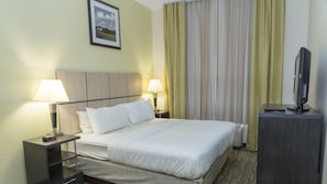 In-room safe, iron/ironing board, cots/infant beds, rollaway beds - Candlewood Suites St. Joseph / Benton Harbor by IHG (Stevensville)