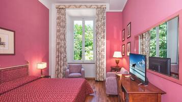 Superior-Doppelzimmer | Daunenbettdecken, Minibar, Zimmersafe, Schreibtisch