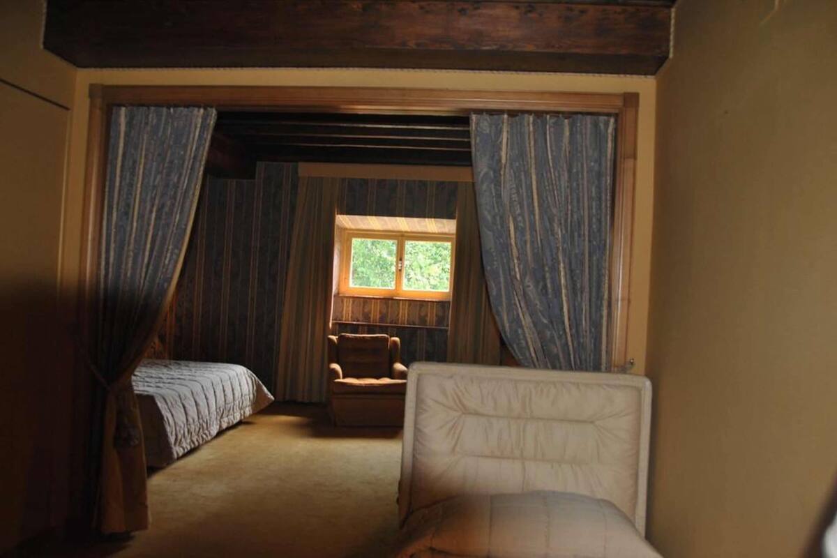 junior suite | down duvets, minibar, in-room safe, desk