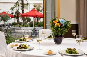 Desayuno buffet todos los días (con cargo)