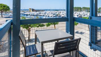 Bügeleisen/Bügelbrett, Babybetten, kostenloses WLAN