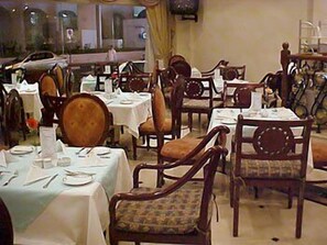 Restaurant - Ramee Hotel Apartments (Dubai)