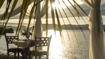 Espace de soins pour les couples, soins corporels, massages sur la plage