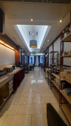 مطعم