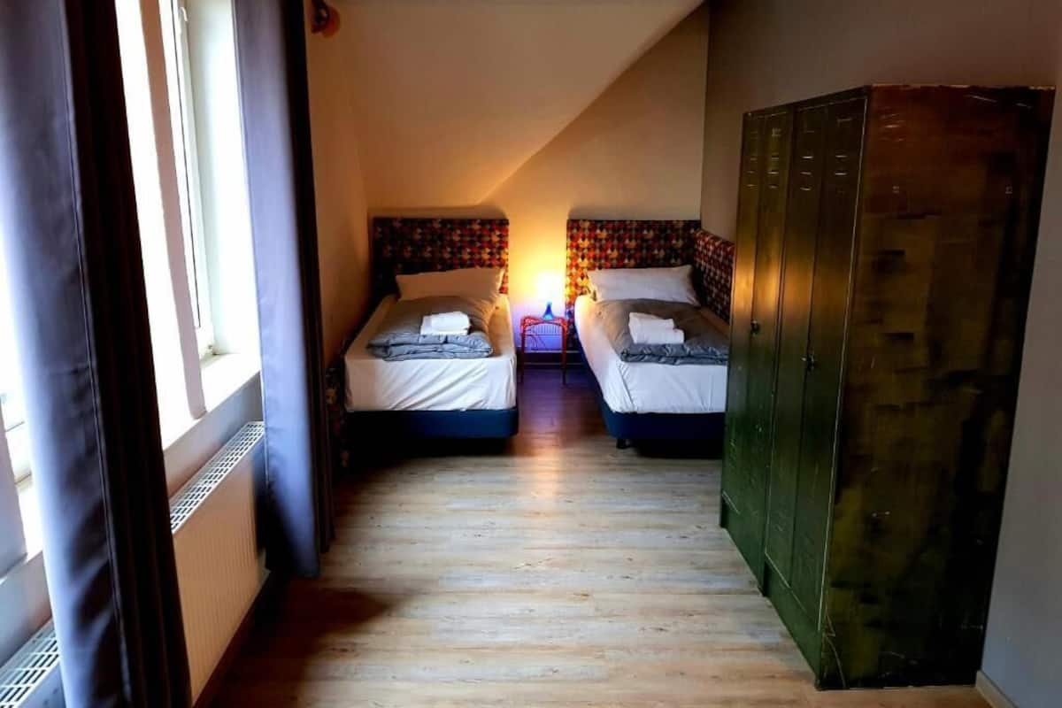 1 bedroom, desk, laptop workspace, blackout curtains