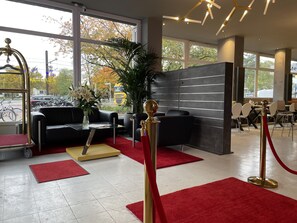 Reception - Hotel Mecklenheide Hannover (Hannover)