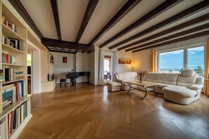 Panoramic Suite | Living area