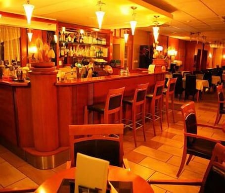 Bar (en la propiedad). Hotel Veritas