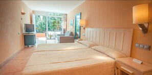 家庭双人房, 露台, 花园景观 | 客房景观