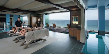 Salas para tratamentos a dois, sauna seca, banheira de hidromassagem