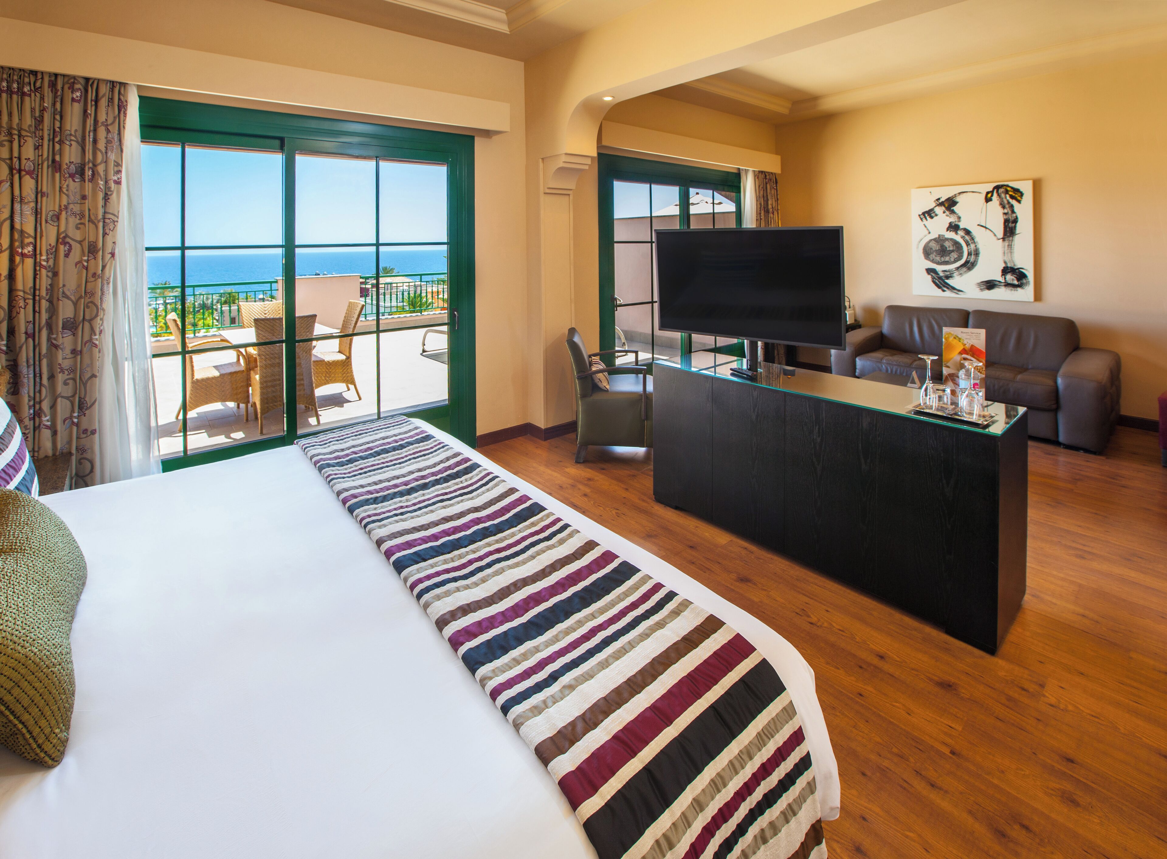 Chambre Double Deluxe (Unique) | Literie de qualité supérieure, couette en duvet d'oie, minibar