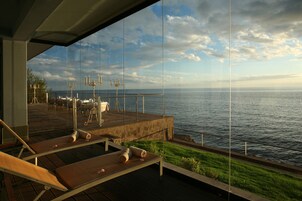 Couples treatment room(s), sauna, hot tub, steam room