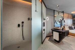Dusche, Regendusche, kostenlose Toilettenartikel, Haartrockner