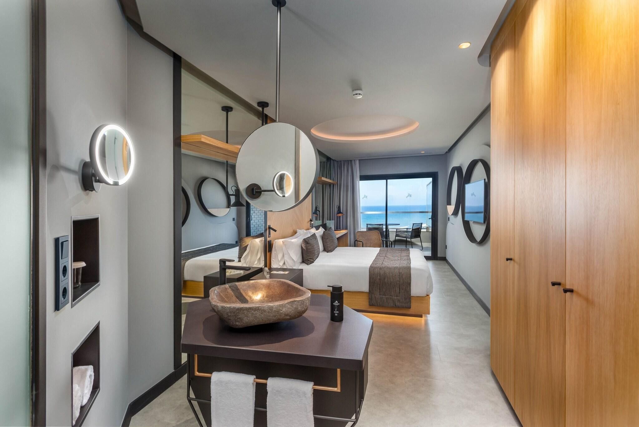 Premium bedding, minibar, in-room safe, desk