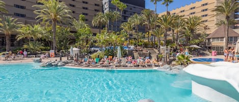 2 outdoor pools, pool umbrellas, sun loungers