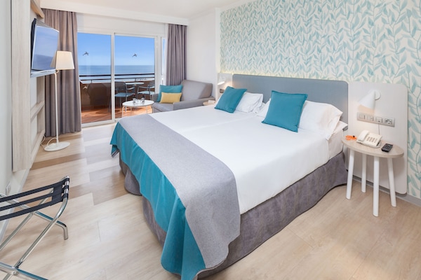 Deluxe Double Room, Balcony (Adults Only, +18) | Down comforters, minibar, blackout drapes, free WiFi