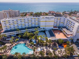 2 outdoor pools, pool umbrellas, sun loungers