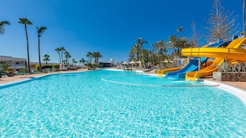 3 outdoor pools, pool umbrellas, pool loungers