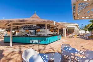 Poolside bar