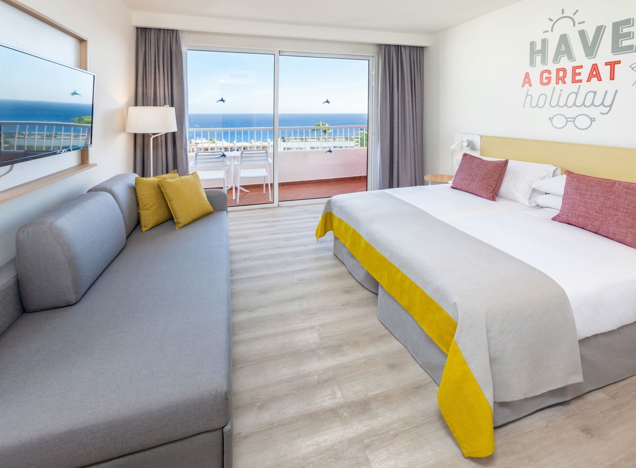 Copriletto in piuma, minibar, tende oscuranti, Wi-Fi gratuito