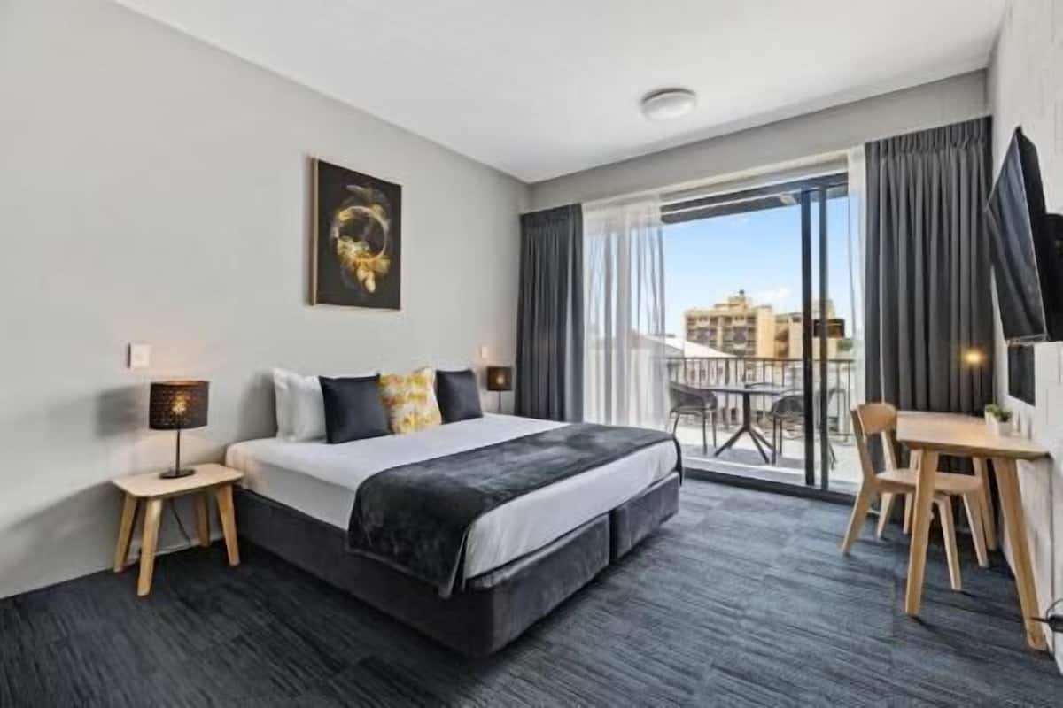 Free WiFi, bed sheets, wheelchair access