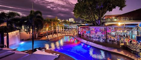 Outdoor pool, sun loungers