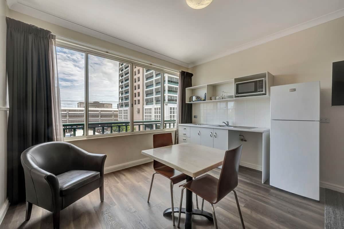 executive kitchenette | private kitchen | fridge, coffee/tea maker, electric kettle