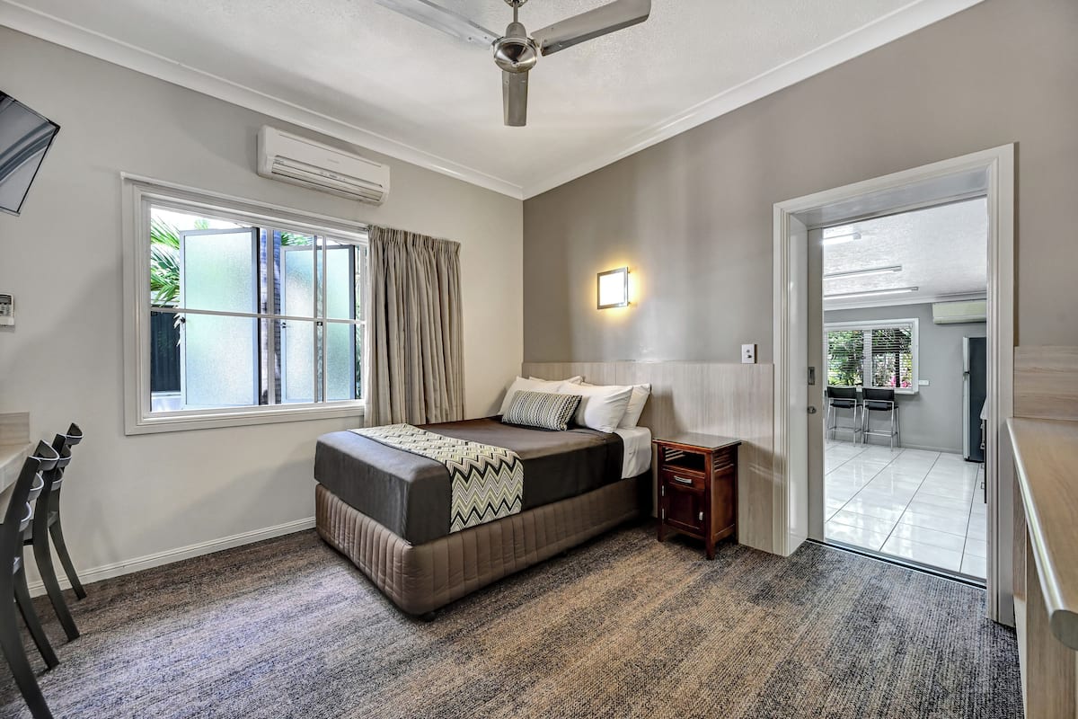 family room | 1 bedroom, in-room safe, desk, laptop workspace