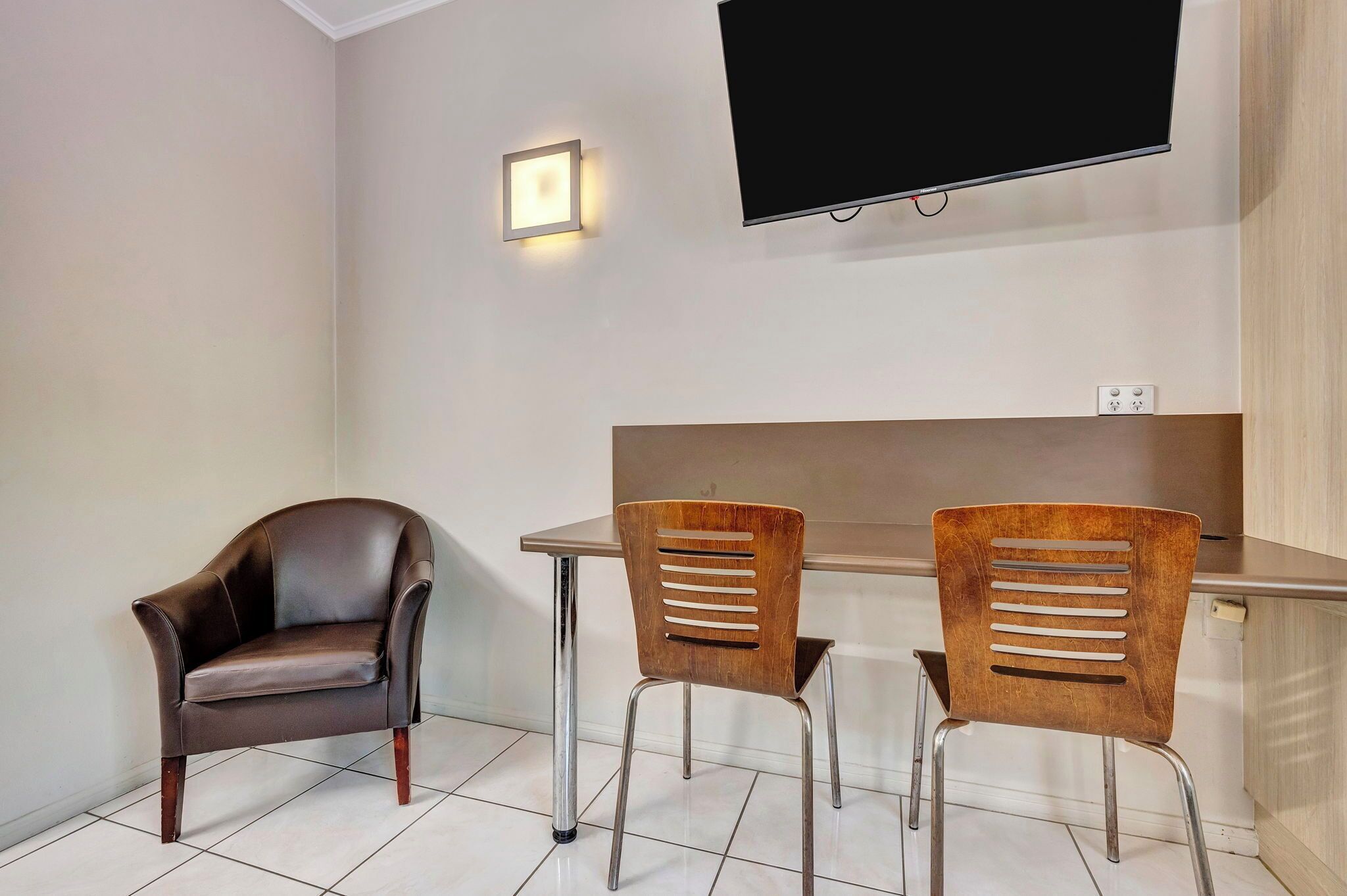 standard room, multiple beds (pet friendly) | 1 bedroom, in-room safe, desk, laptop workspace