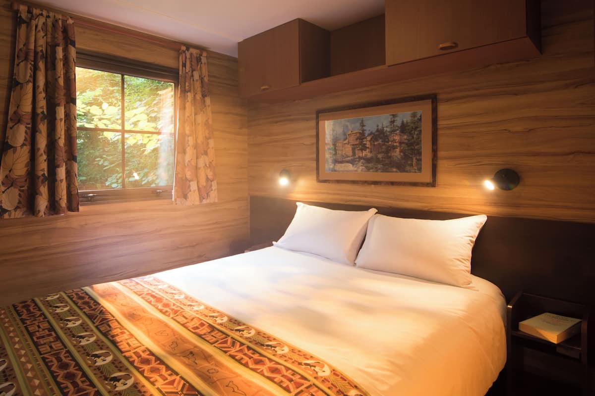 2 bedrooms, in-room safe, blackout drapes, soundproofing