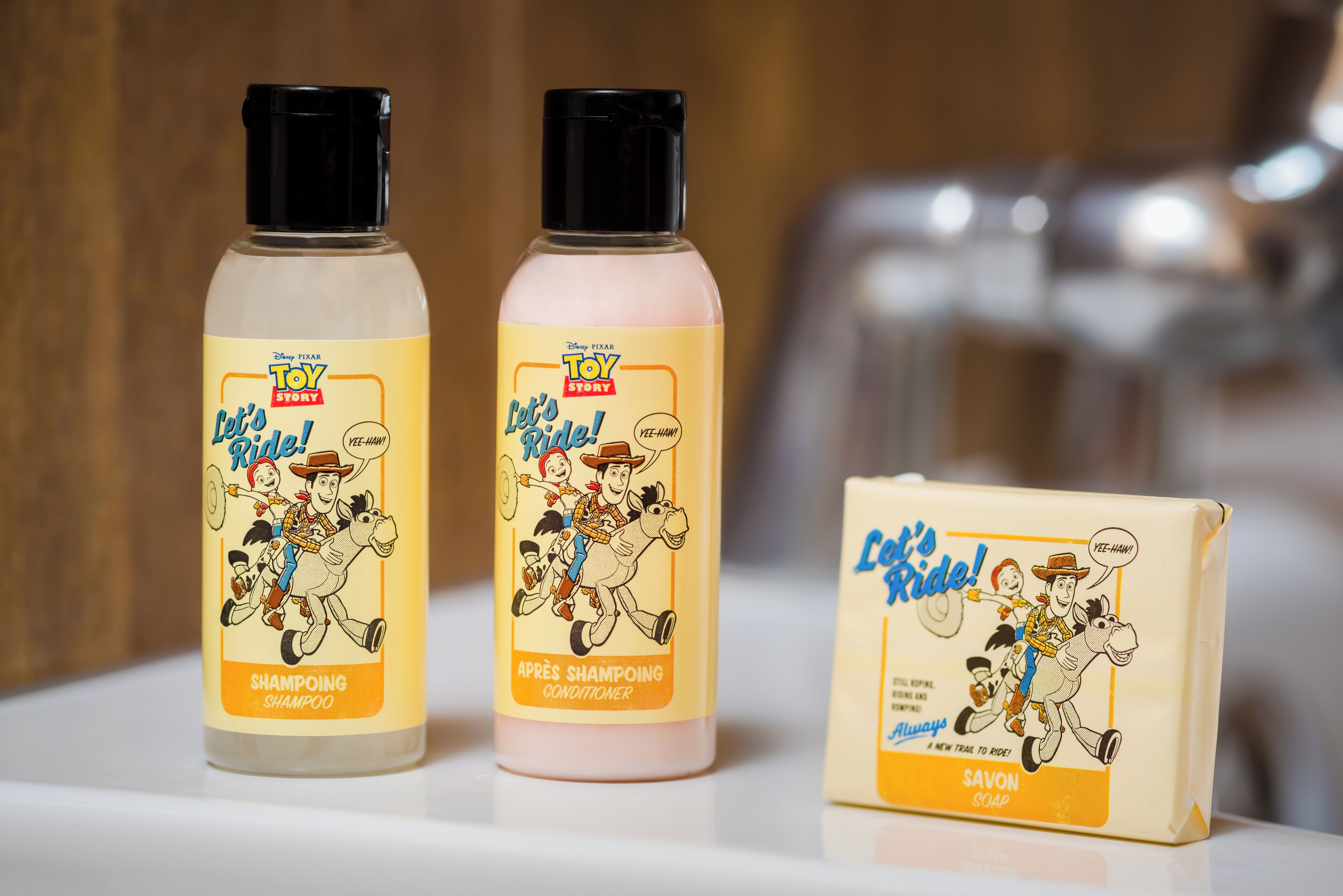 combined shower/bathtub, free toiletries, hair dryer, towels